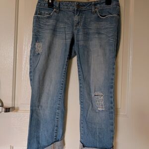 American Eagle Capri, Women's Distressed Blue Jeans, Size 6 Stretch